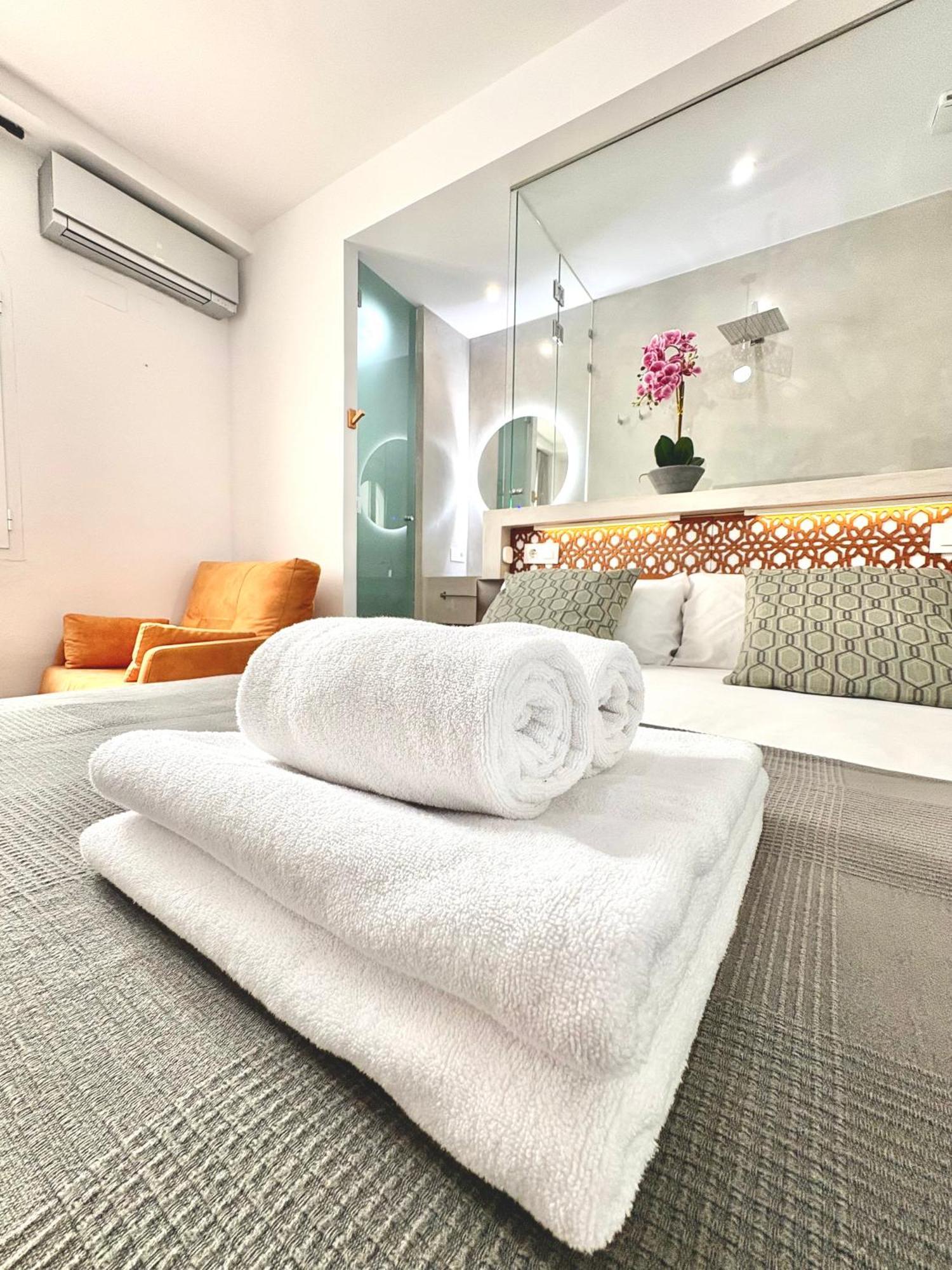 Unique House - Private Spa&Pool -StayinSevilla Kültér fotó