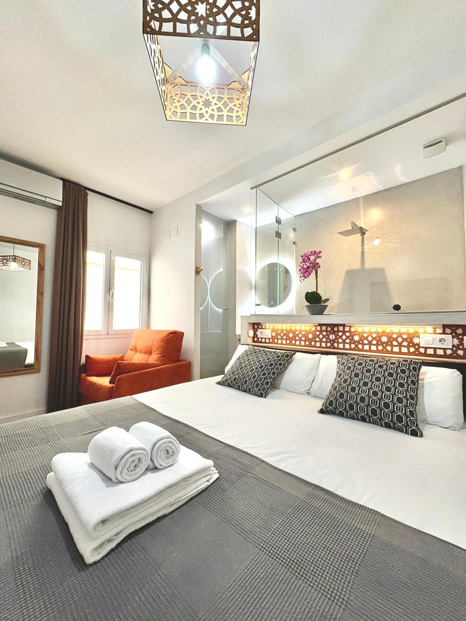 Unique House - Private Spa&Pool -StayinSevilla Kültér fotó